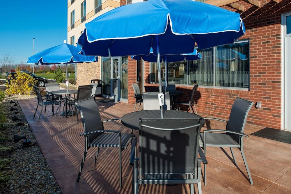 Fairfield Inn & Suites By Marriott Akron Stow Екстериор снимка
