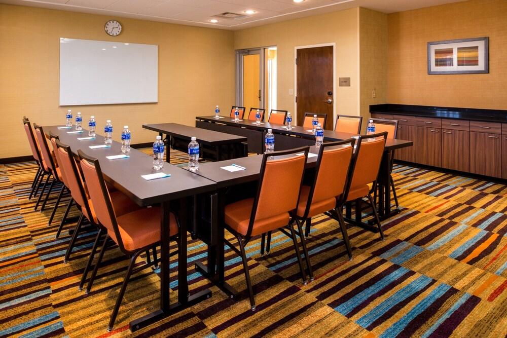 Fairfield Inn & Suites By Marriott Akron Stow Екстериор снимка