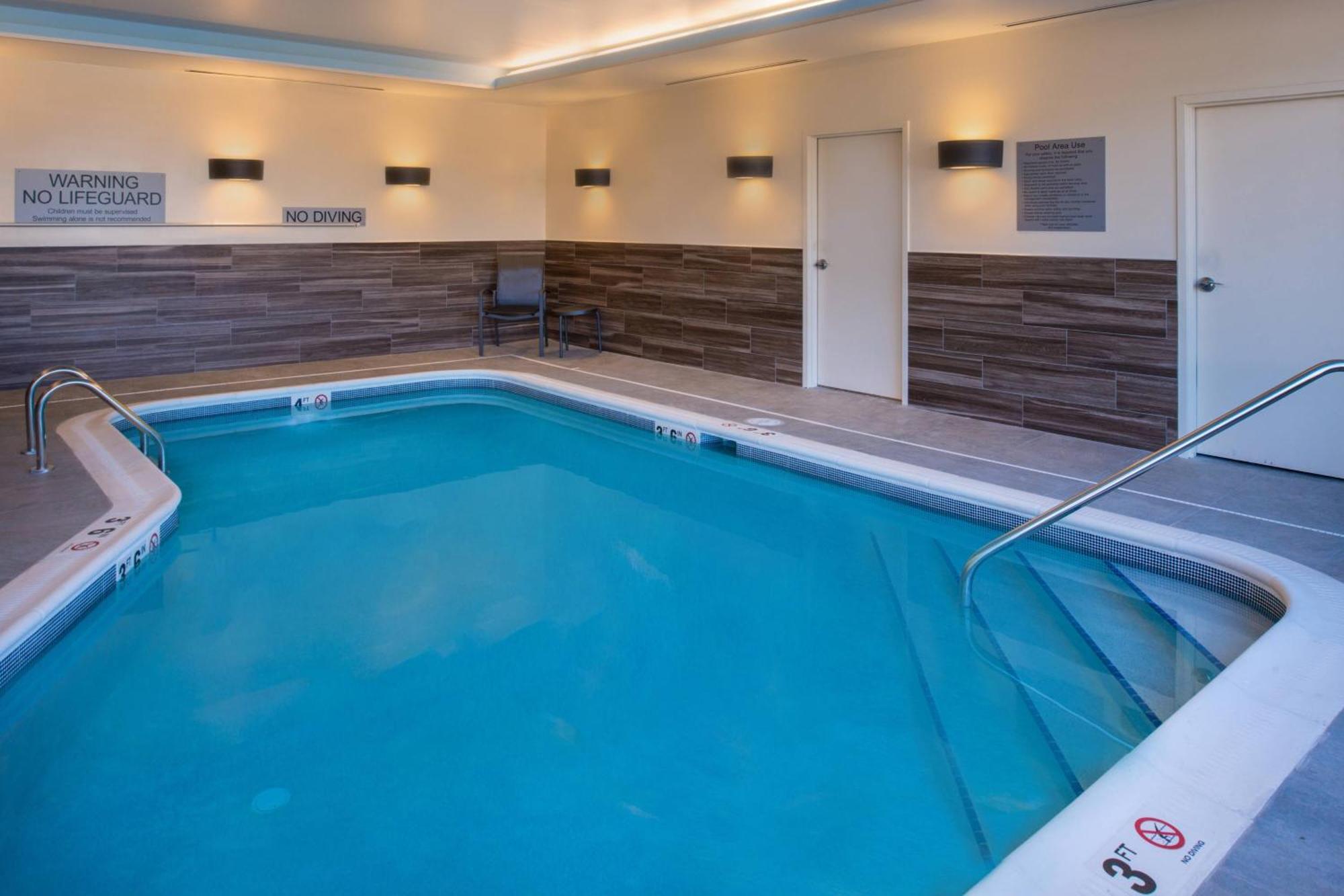 Fairfield Inn & Suites By Marriott Akron Stow Екстериор снимка