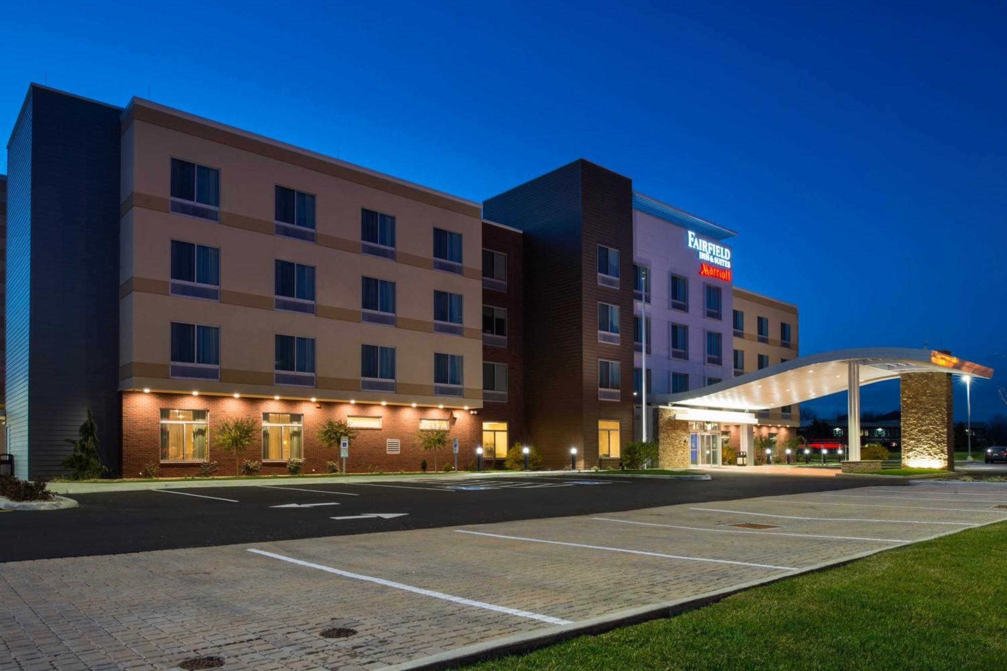 Fairfield Inn & Suites By Marriott Akron Stow Екстериор снимка