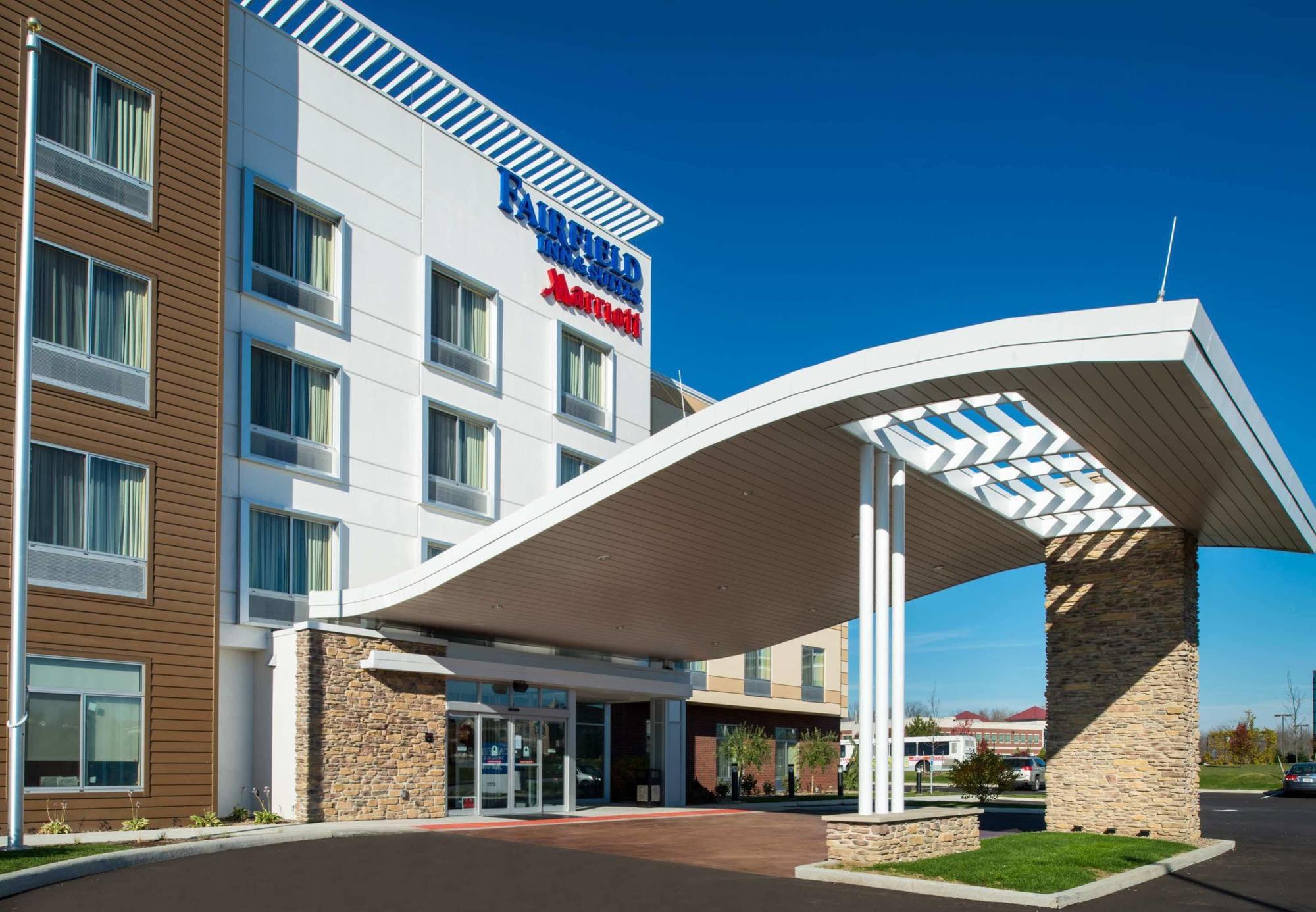 Fairfield Inn & Suites By Marriott Akron Stow Екстериор снимка